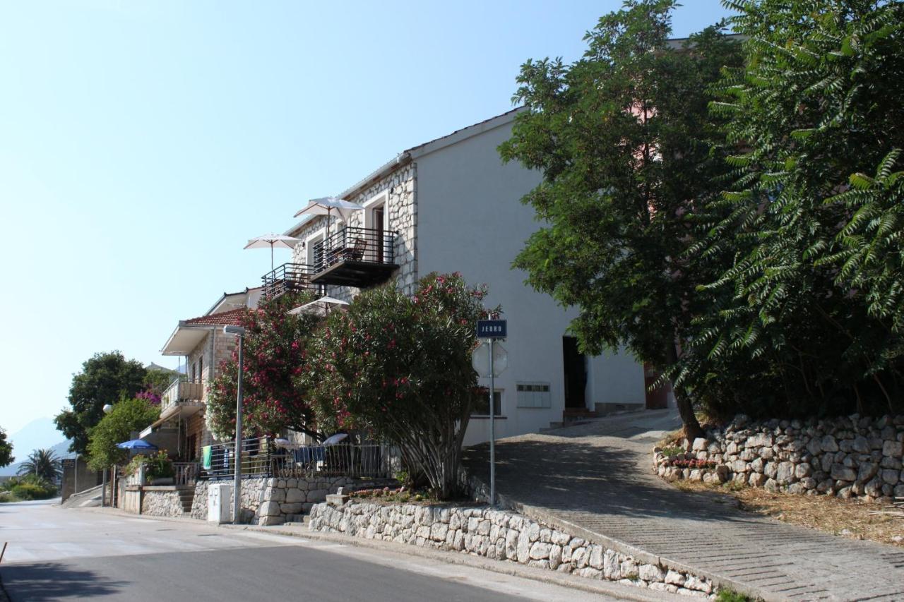 Apartments By The Sea Gradac, Makarska - 6661 Gradac  Esterno foto