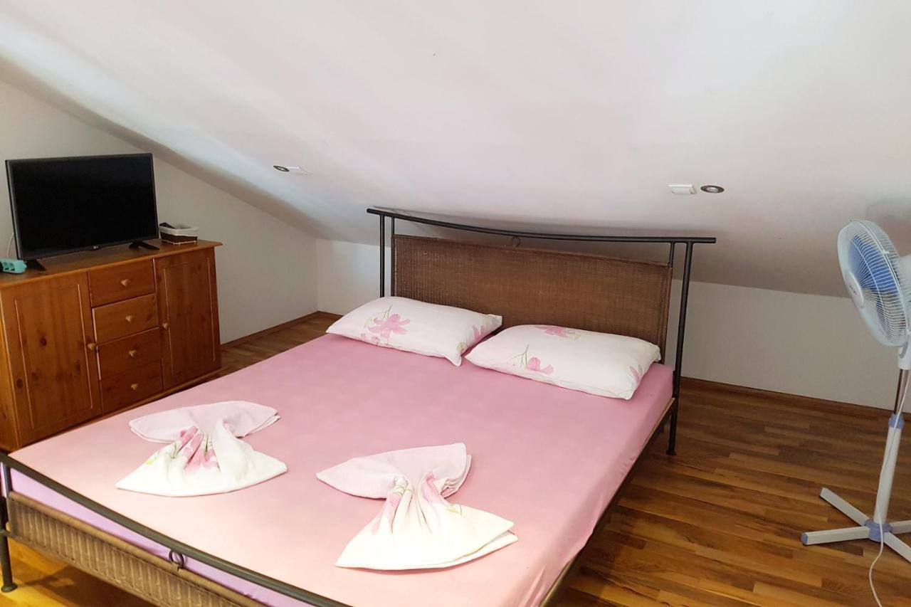 Apartments By The Sea Gradac, Makarska - 6661 Gradac  Esterno foto