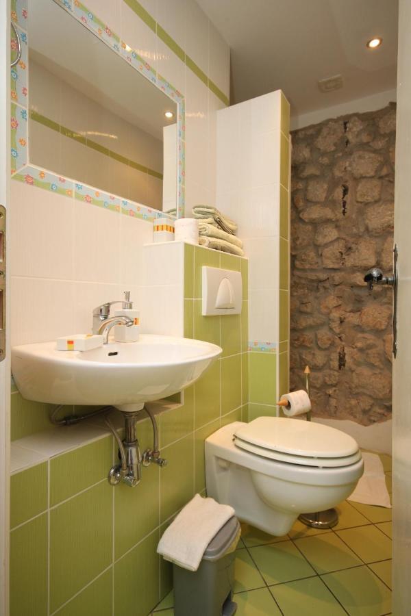 Apartments By The Sea Gradac, Makarska - 6661 Gradac  Esterno foto